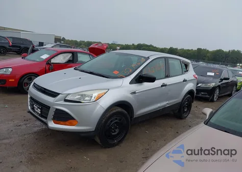 2014 Ford Escape S z USA, uszkodzony, nr VIN 1FMCU0F77EUC50353